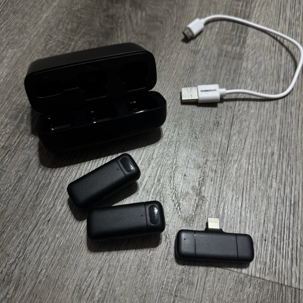 Bluetooth Portable Wirless Mic For iPhone - Lightning Jack - NEW out of box